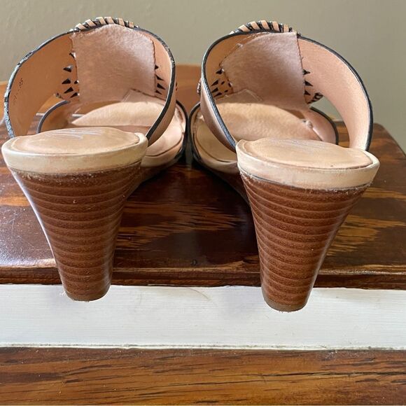 Brighton Rive Wedge Sandals Lasercut Natural Beige Tan Women's Size 6.5 - Picture 10 of 13